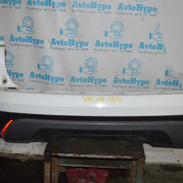 Накладка заднего бампера нижняя Range Rover Velar L560 17- под выхлоп LR093566