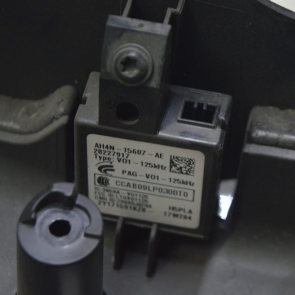 Иммобилайзер Range Rover Velar L560 17- (01) AH4N-15607-AE