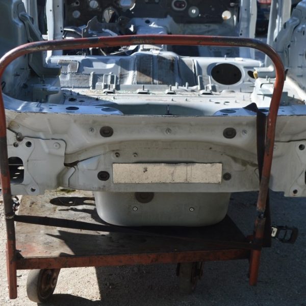 Задняя панель Range Rover Velar L560 17- (01) белая LR091406