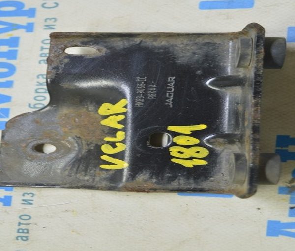 Кронштейн бака ADBlue Range Rover Velar L560 17- HK83-9066-CC