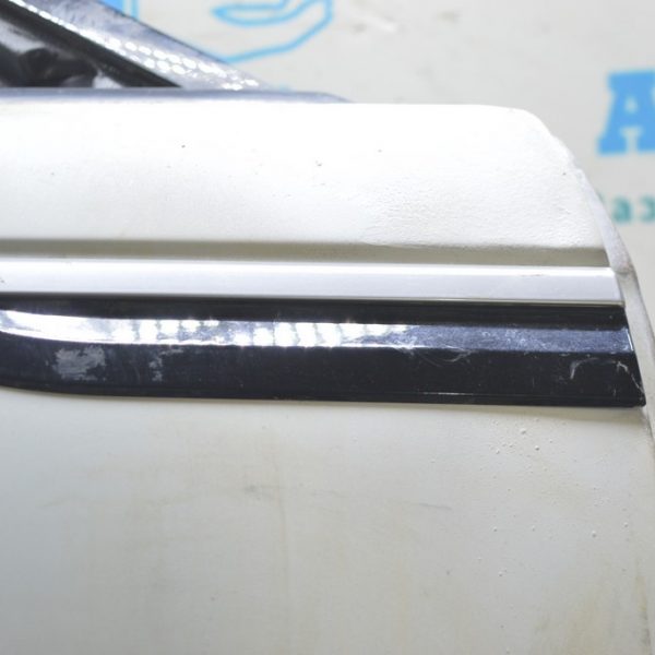 Молдинг двери декоративный средний передний правый Range Rover Velar L560 17- J8A229426DD LR092673