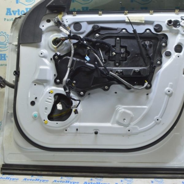 Уплотнитель двери передний правый Range Rover Velar L560 17- верхний LR110733