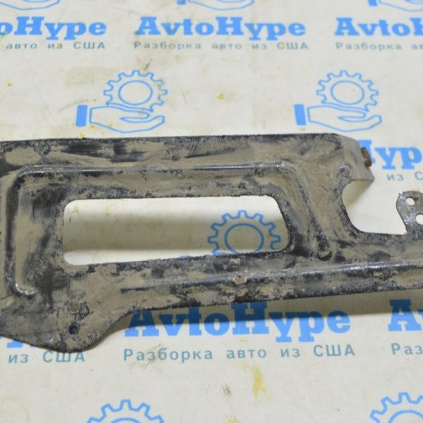 Крепление заднего бампера правое нижнее Range Rover Velar L560 17- LR093594