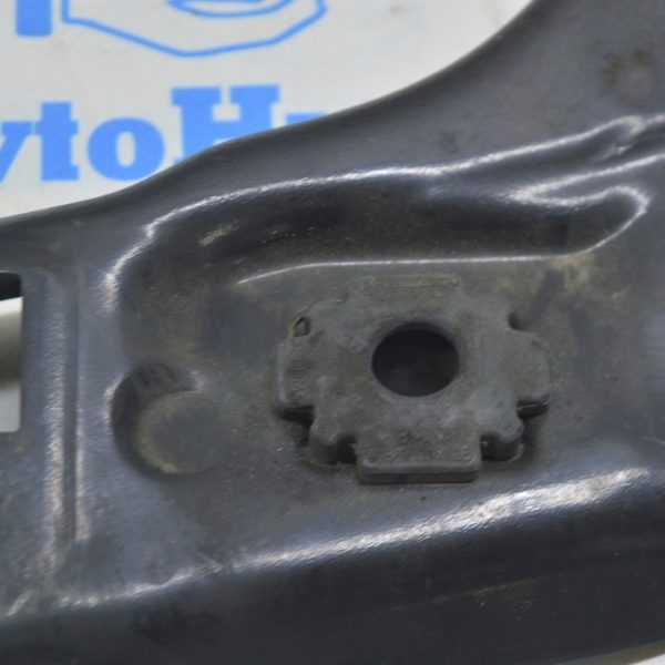 Кронштейн радиатора верхний левый BMW X1 F48 16-22 B46 резина 17117617617