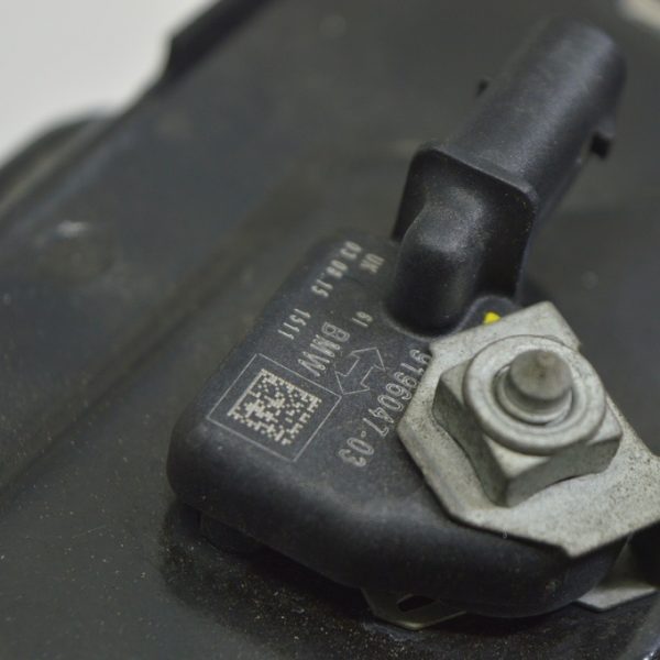 Датчик подушки безопасности передний правый BMW X1 F48 16-22 65779196047