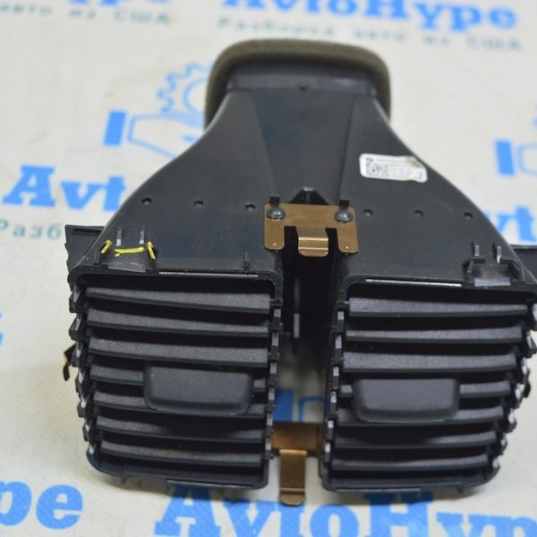 Дефлектор воздуховода центральной консоли BMW X1 F48 16-22 сломано крепление (01) 64-22-9-292-742