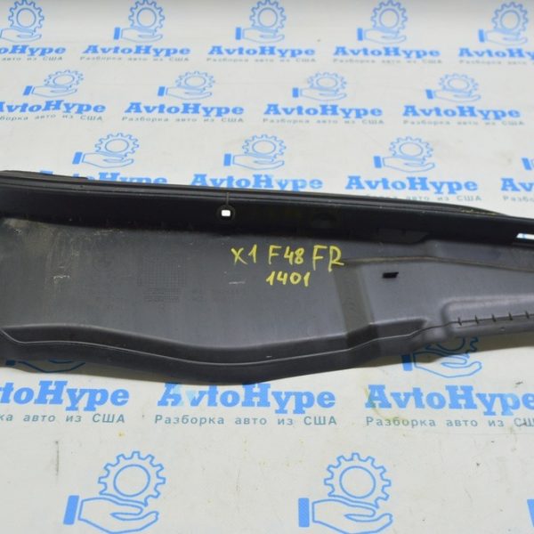 Уплотнитель капот-крыло правый BMW X1 F48 16-22 надлом (01) 51767329400
