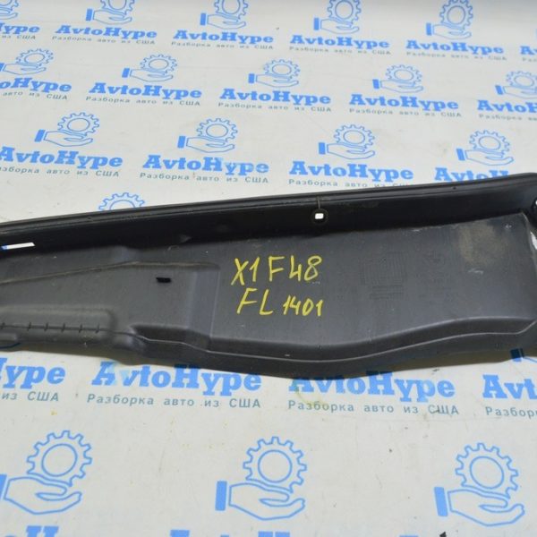 Уплотнитель капот-крыло левый BMW X1 F48 16-22 51767329399