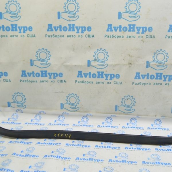 Уплотнитель решетки дворников центр BMW X1 F48 16-22 51767329397