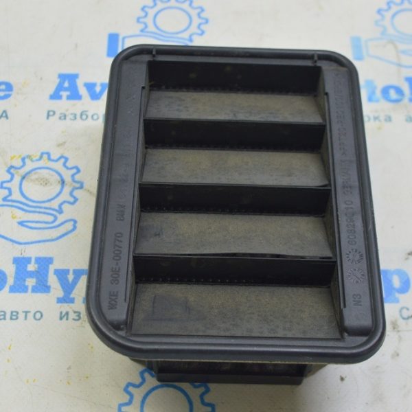 Щиток вентиляции правый BMW X1 F48 16-20 64229315932