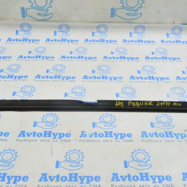 Уплотнитель радиатора верхний BMW X1 F48 16-22 B46 (01) надрыв 17118600126