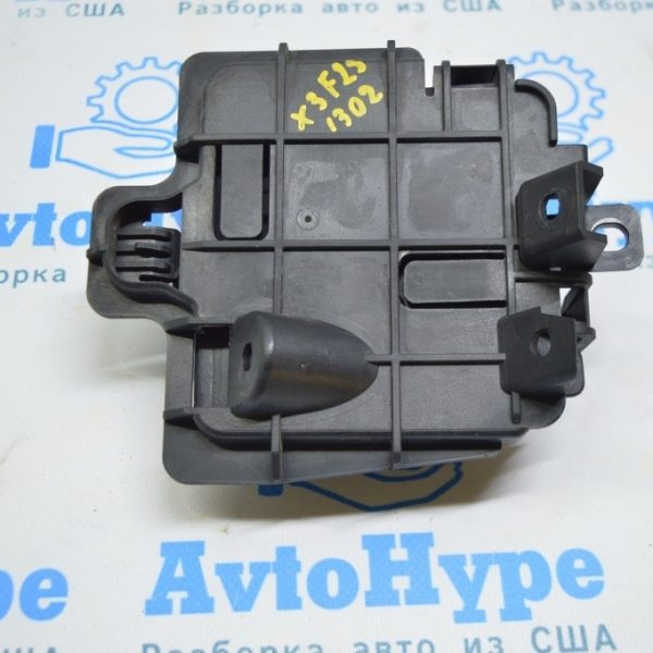Крепление блока предохранителей подкапотного BMW X3 F25 11-17 12907590619