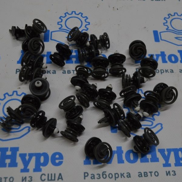 Клипсы дверей Audi A8 D4 10-17 цена за 1шт