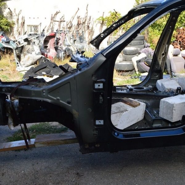 Четверть передняя левая BMW X3 F25 11-17 (02) черный цвет 41-10-7-266-997