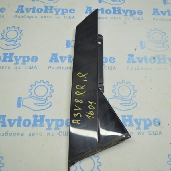 Накладка двери боковая задняя правая Audi A3 8V 15-20 4d, 5d 8V5-839-904-B-5FQ