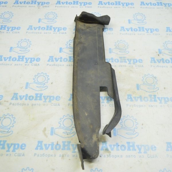 Уплотнитель крыла дверь-крыло левый Audi A3 8V 15-20 пластик 8V5-821-111