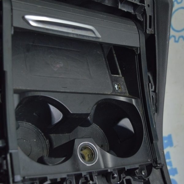 Карман центральной консоли BMW X3 G01 18-21 с беспроводной зарядкой 84108800367 (01) 51169392685