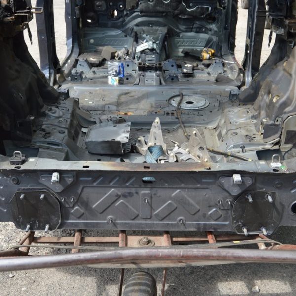 Задняя панель BMW X5 G05 19-24 в сборе 2 части (01) надрыв 41007947332