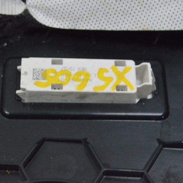 Плафон освещения ноги водителя BMW X5 G05 19-23 63 31 9458174