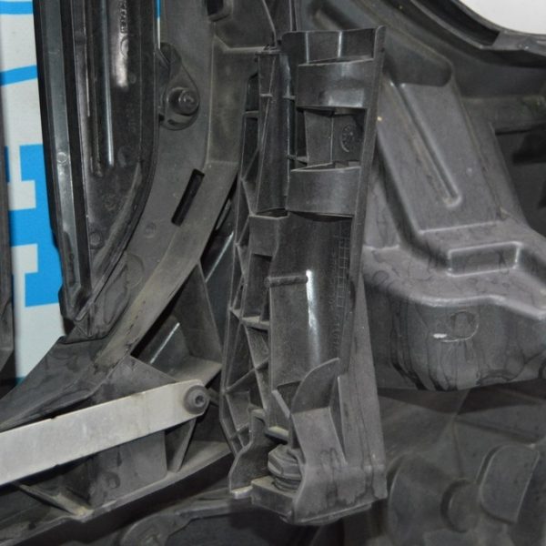 Накладка решетки переднего бампера правая BMW X5 G05 19-23 структура 51 11 7468204