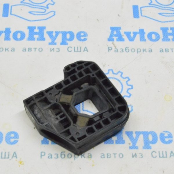 Опора радиаторов нижняя правая BMW X5 G05 19-24 3.0T резина + пластик 17 11 8642754