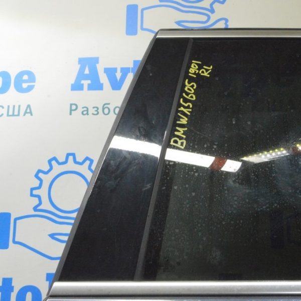 Накладка двери боковая задняя левая BMW X5 G05 19-24 передняя, черный глянец 51 35 7429389