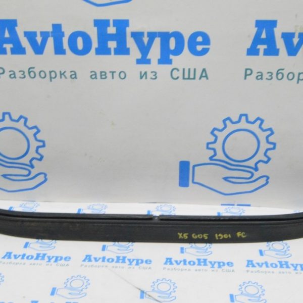 Уплотнитель капота задний центральный BMW X5 G05 19-24 на решетке дворников 51 76 7418184