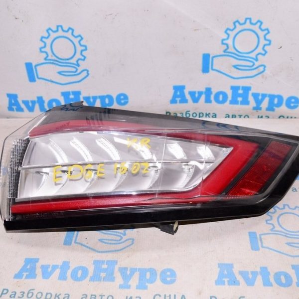 Фонарь внешний (крыло) правый Ford Edge 15-18 дорест SE SEL (02) отколот кусочек HT4Z-13404-D