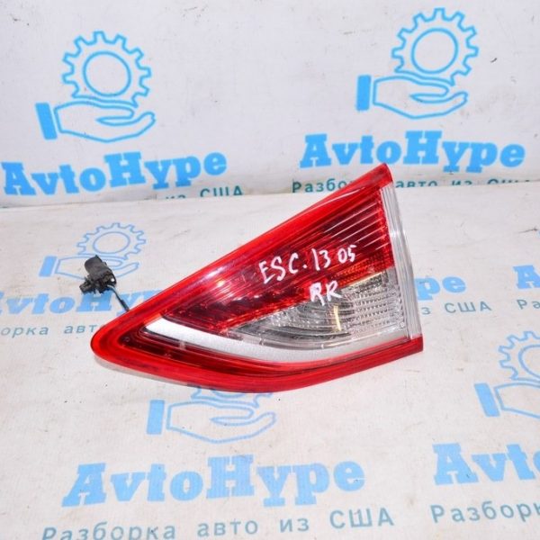 Фонарь внутренний (крышка багажника) правый Ford Escape MK3 13-16 дорест (05) CJ5Z-13404-A