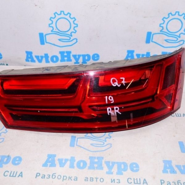Фонарь правый Audi Q7 4M 15- (01) 4M0945094E