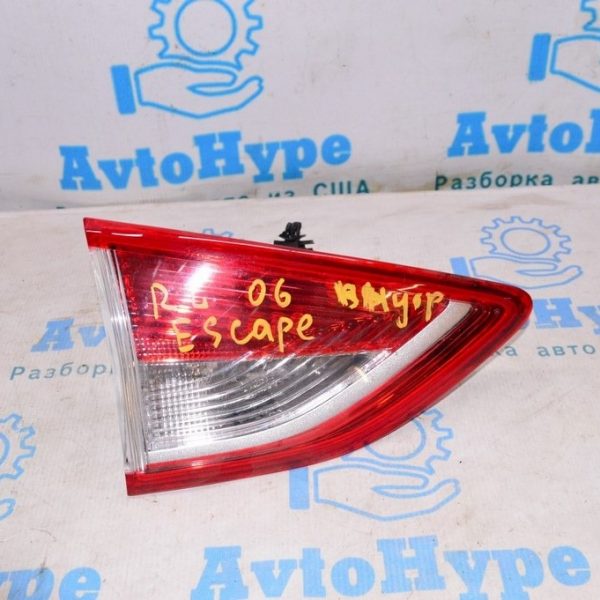 Фонарь внутренний (крышка багажника) левый Ford Escape MK3 13-16 дорест (06) CJ5Z-13405-A
