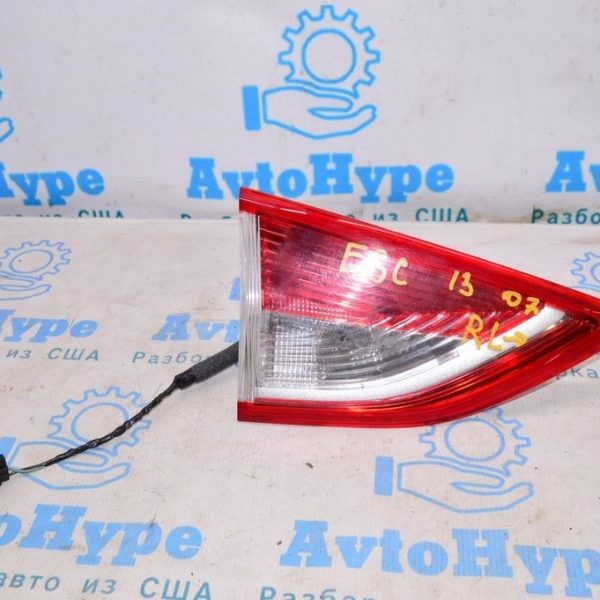 Фонарь внутренний (крышка багажника) левый Ford Escape MK3 13-16 дорест (07) CJ5Z-13405-A