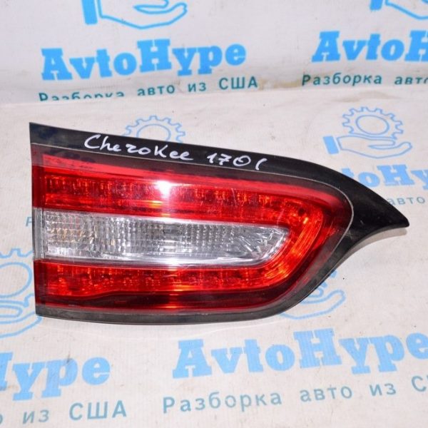 Фонарь внутренний (крышка багажника) левый Jeep Cherokee KL 14-18 дорест (01) 68330345AA