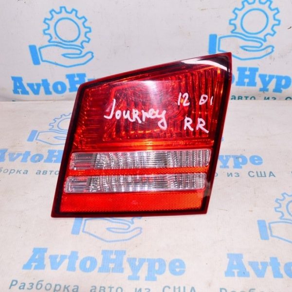 Фонарь внутренний (крышка багажника) правый Dodge Journey 11- (01) 68078516AD