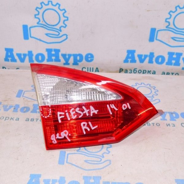 Фонарь внутренний (крышка багажника) левый Ford Fiesta 14-19 рест 4d (01) деф.стекла D2BZ-13405-D