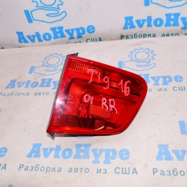 Фонарь внутренний (крышка багажника) правый VW Tiguan 12-17 (01) 5N0945094J