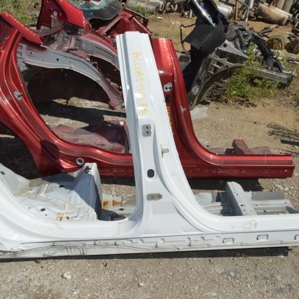 Стойка кузовная центральная правая Honda Accord 18- (02) белый перламутр 04635-TVA-A00ZZ