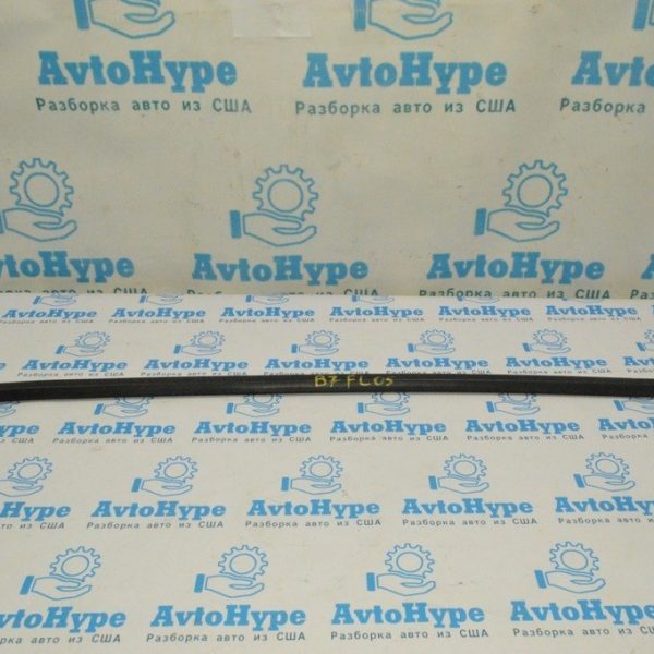 Молдинг дверь-стекло центральный перед лев VW Passat b7 USA мат 561-837-477-5AP