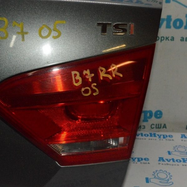 Эмблема надпись TSI крышки багажника VW Passat b7 USA 561853675AB