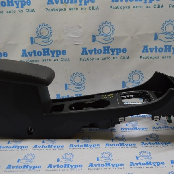 Подлокотник, центральная консоль VW Passat b7 USA черн 561-863-241-E-82V
