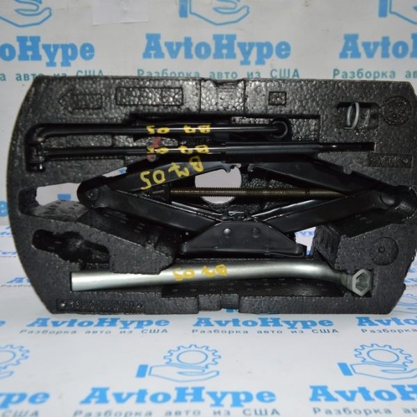 Поддон багажника с инструментом VW Passat b7 USA пенопласт (05) 561-012-115-A