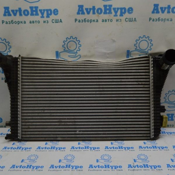 Интеркулер VW Passat b7 USA 1.8T (05) прижат снизу 1K0-145-803-CG