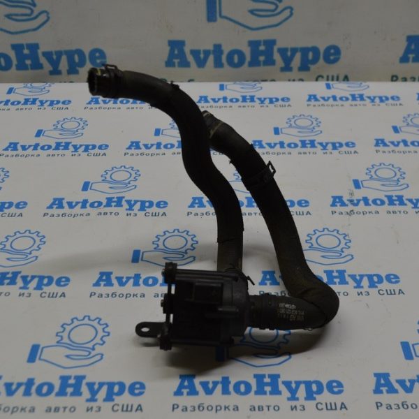 Патрубок на оторчик охлаждения вспомогательный второй VW Passat b7 USA 1.8 (05) 5c0121063G