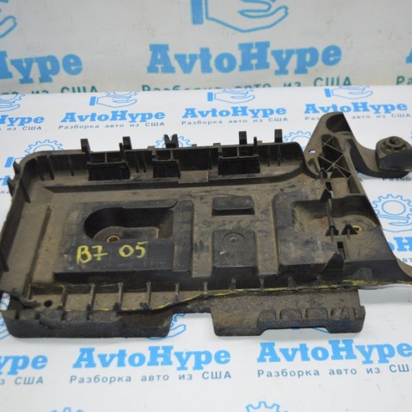 Поддон АКБ VW Passat b7 USA (05) деф. 1K0-915-333-H