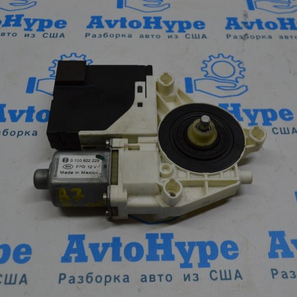 Стеклоподъемник с мотором перед прав VW Passat b7 USA 561-837-462-D