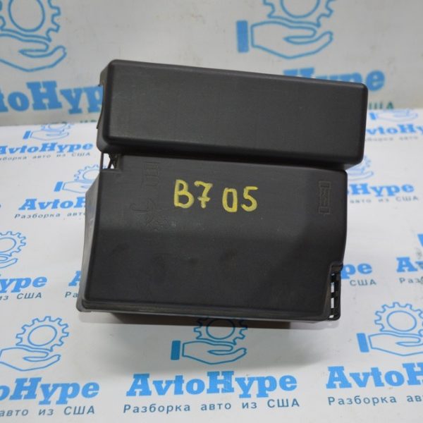 Корпус блока предохранителей подкапотный VW Passat b7 USA (05) 5c0937132b