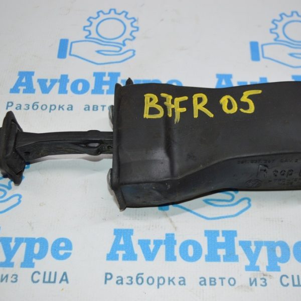 Ограничитель двери перед прав VW Passat b7 USA 561-837-249-C