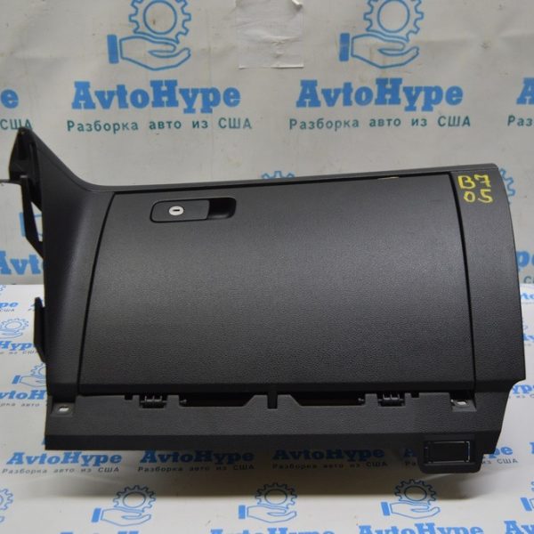 Перчаточный ящик, бардачок VW Passat b7 USA черн 561-857-101-B-82V