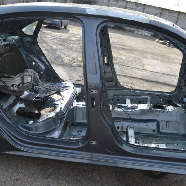 Стойка кузовная центральная правая VW Passat b7 USA (05) графит 561-809-836