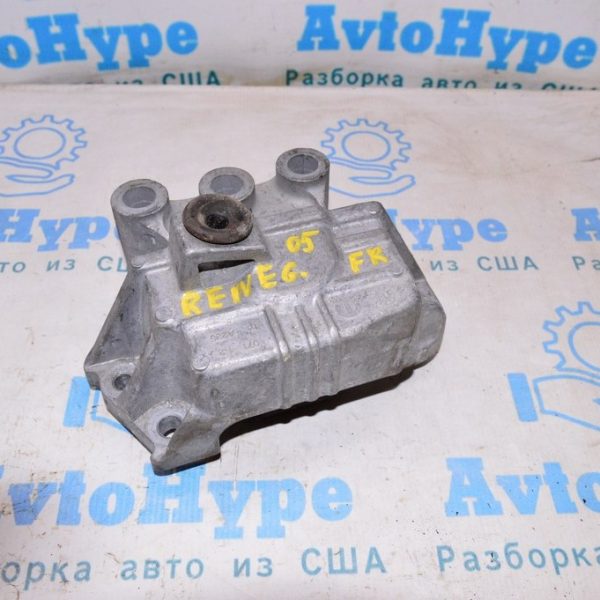 Правая подушка двигателя Jeep Renegade 15- 2.4 (05) 68363755AA